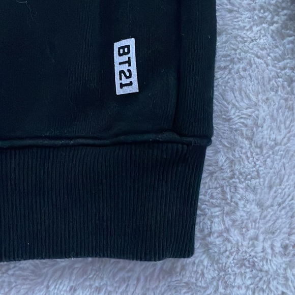 Vintage Black BT21 Graphic Crewneck - Picture 4 of 6